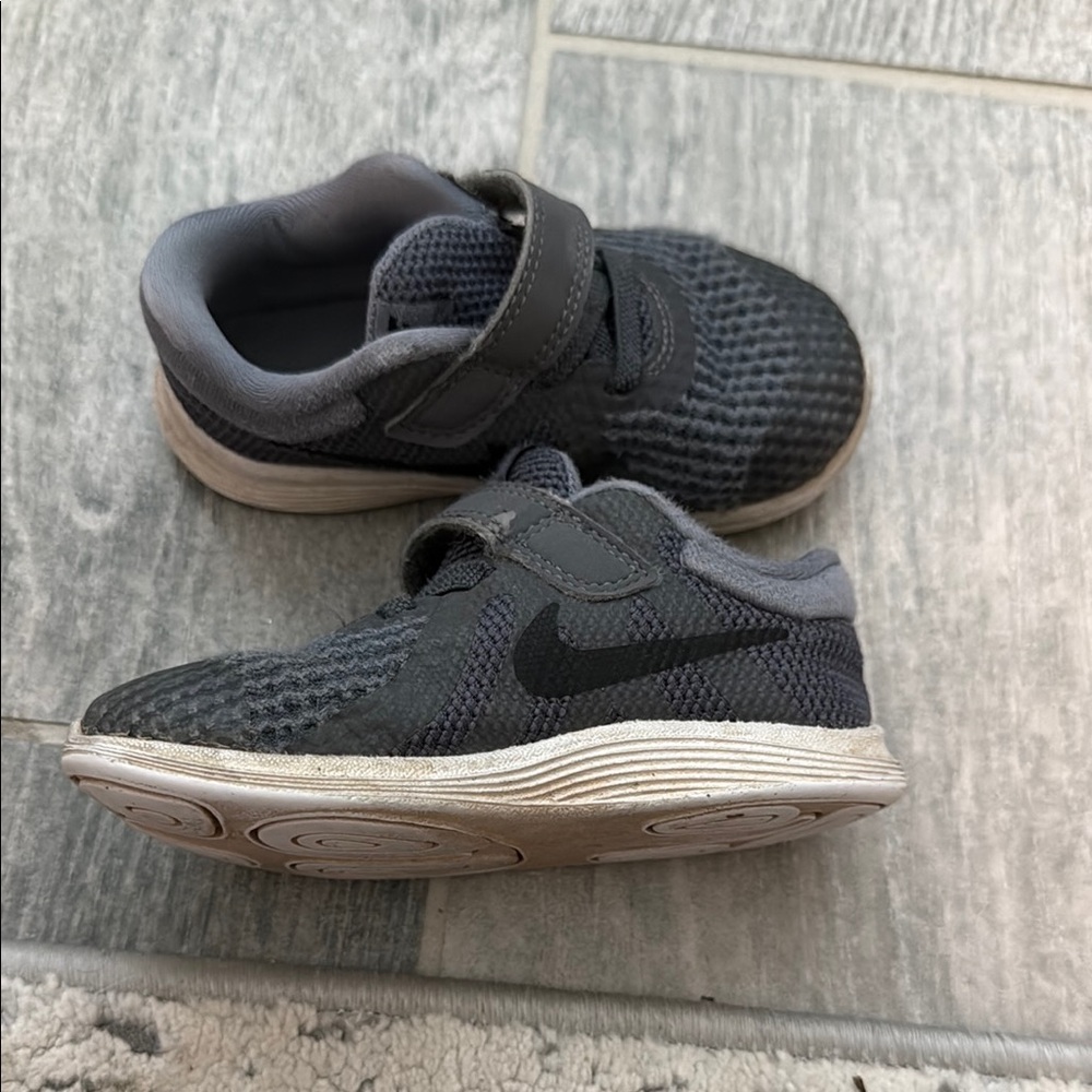 Toddler Nike Grey